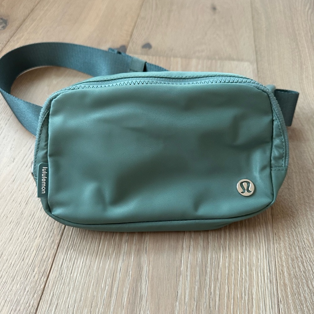 lululemon tidewater teal everywhere belt bag
